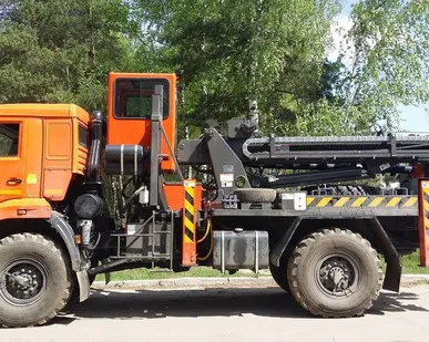 фото Бурильно-крановая машина JUNJIN SA040C на шасси КАМАЗ 43502 (4х4)