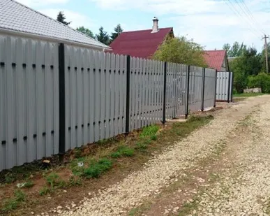 фото Фундамент свайный для забора