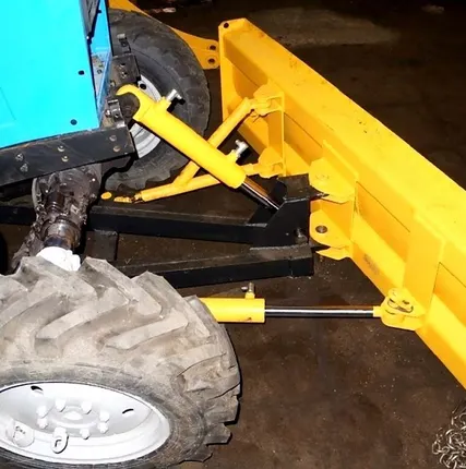 Фото №0 Отвал бульдозерный ОБ-04г поворотный гидравлический для МТЗ-82, ЮМЗ, YTO-704 (804) и др.