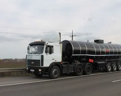 фото Аренда мазутовоза полуприцеп-цистерна Сеспель 964879 23 м3 для темных н/п