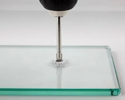 Фото №0 Сверление отверстий в стекле (до 10-26мм)