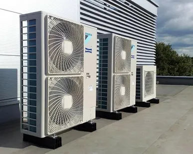 фото Монтаж наружного блока VRV и VRF систем (установка мультизонных VRV и VRF систем)