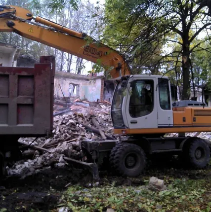 Фото №0 Вывоз мусора строительного