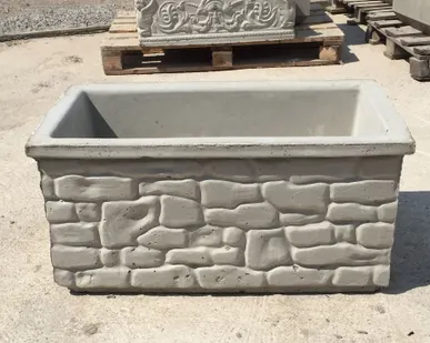 фото Вазон для цветов бетонный уличный прямоугольный