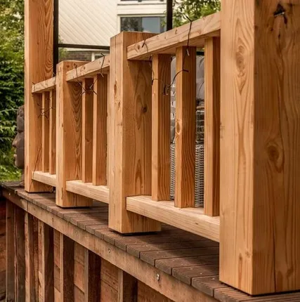 Фото №0 Перила деревянные в Екатеринбурге