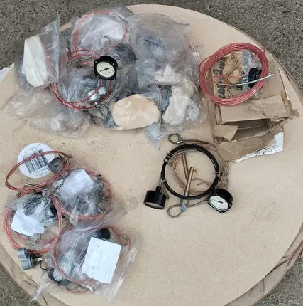 Фото №0 Манометры, термометры