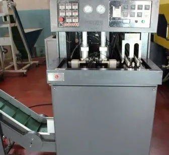 фото Установка для выдува ПЭТ-бутылок QSC-D-1500