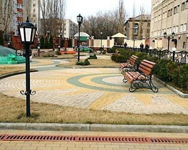 фото Установка штакетного забора