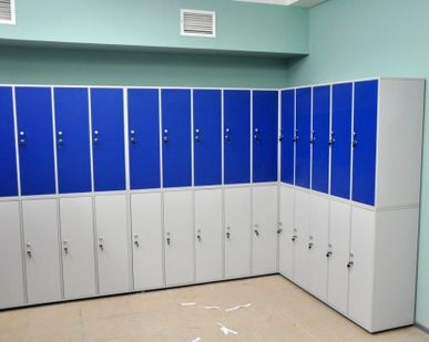 фото Шкафы в раздевалку детскую
