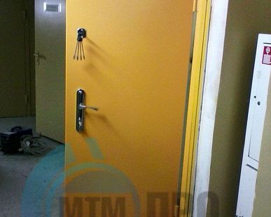 фото Двери в комнату хранения наркотических средств и психотропных веществ