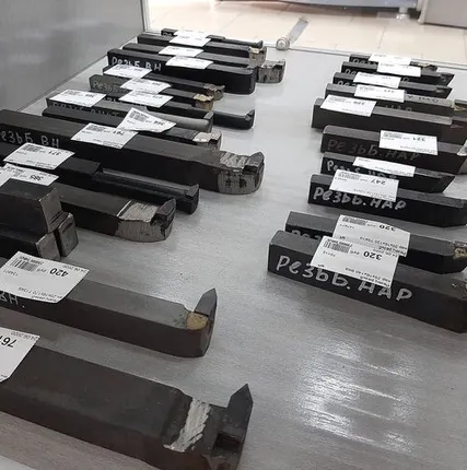 Фото №0 Резцы-сверла-зенковки-развертки- фрезы- втулки-клуппы