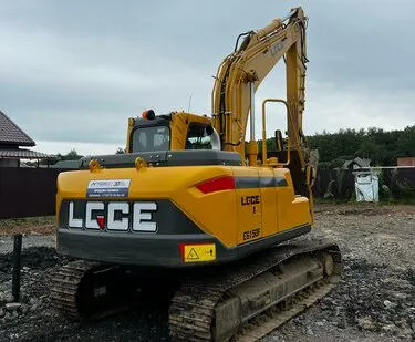 фото Экскаватор гусеничный 15 т.