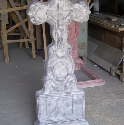 Фото №0 Памятник "Крест с распятием"