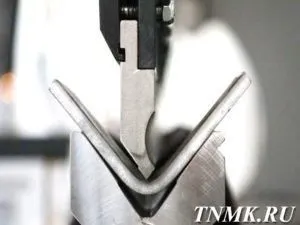 фото Уголок гнутый равнополочный 100х100х9 мм 09Г2С ГОСТ 19771-93