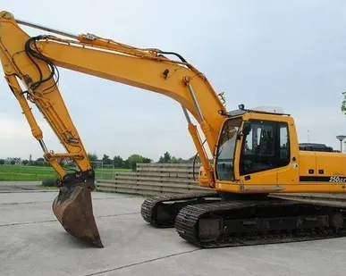 фото Экскаватор гусеничный Hyundai R250 LC