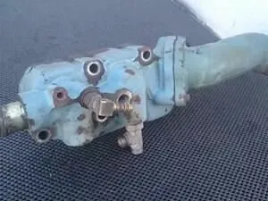 фото б/у корпус термостата в сборе для двигателя detroit серии 60 объемом 14,0 л