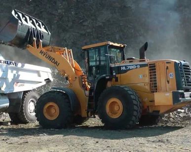 фото Фронтальный погрузчик HYUNDAI HL-780-9S