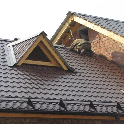 Фото №0 Монтаж кровли из металлочерепицы