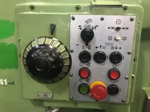 Фото №3 Вертикально- фрезерный станок 6Т13 Б/У в Таганроге