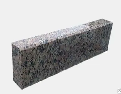 фото Бордюр гранитный