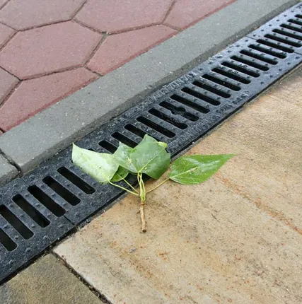 Фото №0 Решетка чугунная щелевая/ячеистая DN300 Аквасток