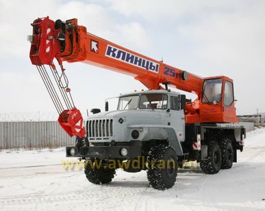 фото Автокран 25 тонн