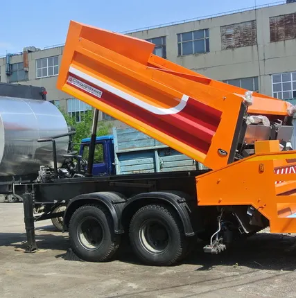 Фото №0 Битумощебнераспределитель СДТ-126 (Чипсилер-26)