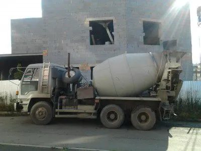 Фото №0 Почасовые услуги бетоновоза УРАЛ 55571-40
