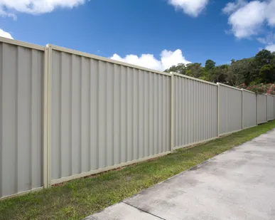 фото Заборы из профлиста