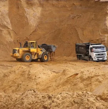 Фото №0 Песок карьерный сеяный с доставкой