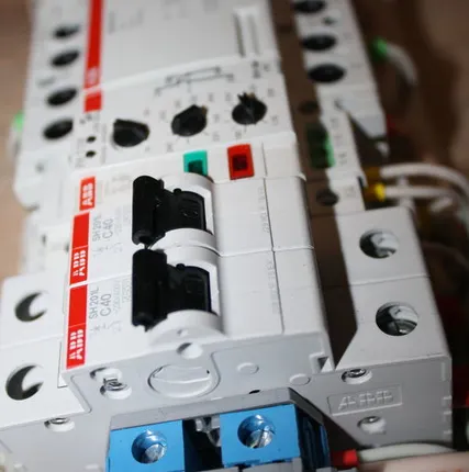 Фото №0 Устройство АВР 19 25А, 220В ABB