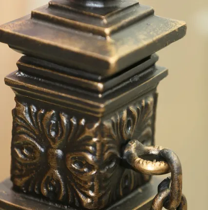 Фото №1 Столбик с шишкой