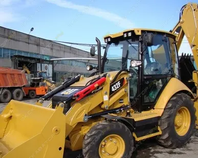 фото Аренда экскаватора-погрузчика CATERPILLAR 422F, Краснодар