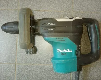 фото Перфоратор Makita HR 4001C