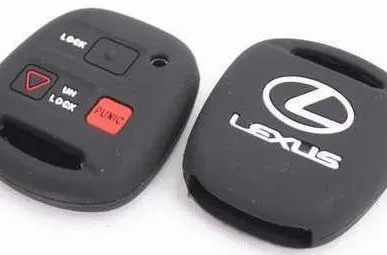 фото Силиконовый чехол для ключа Lexus (02).