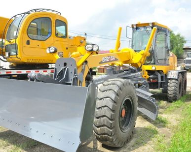 фото Автогрейдер XCMG GR215А (6x6)