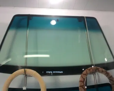 фото Солнцезащитная полоса