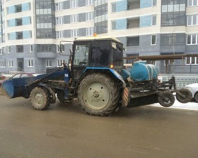 фото Аренда трактора МТЗ 82.1 с щеткой