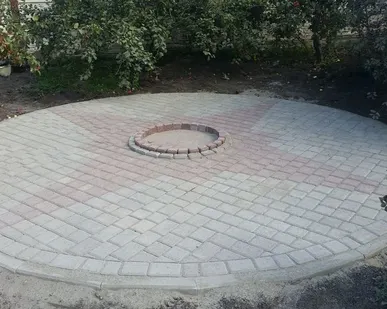 фото Укладка плитки тротуарной