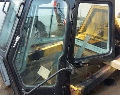 фото Запчасти б/у на Komatsu