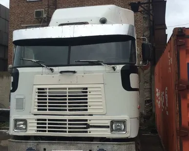 фото Тягач International 9800 интернационал