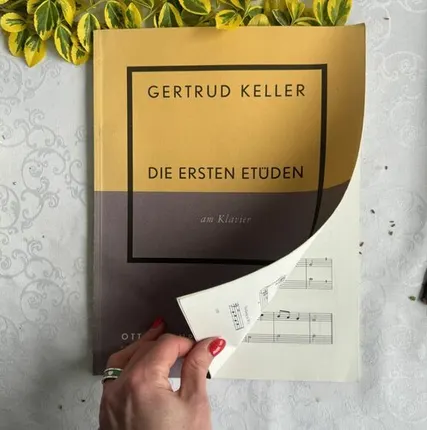 Фото №0 Книга альбом с нотами для обучения игре на фортепиано на немецком языке