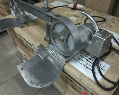 фото Пила для распиловки на полутуши ленточная Buster 6E в Москве