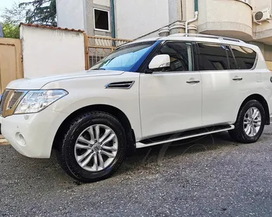 фото Nissan Patrol (белый)