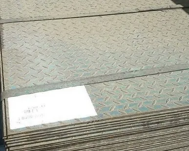 фото Лист рифленый чечевица 6*1500*6000 мм 3сп ГОСТ 8568-77