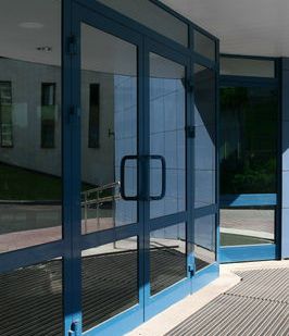 фото Дверь ALUTECH входная алюминиевая холодная.