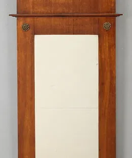 фото Старинное зеркало XIX века