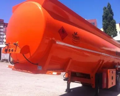 фото Полуприцеп - бензовоз Oztas Trailer объем 28м3, 4 секции.
в