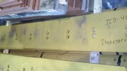 Фото №0 Нож ковша 990/69901 2440х295х20 (Ст.45, 2-х сторонний) для специальной техники JCB 4CX