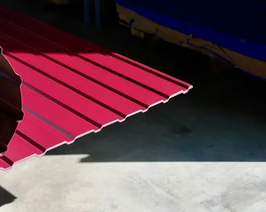 фото Профлист С-10 / красный / 0.45 мм. - RAL 3005 / Винно-красный - Глянцевая - с ЛКП - Второй - С-10 - Стандартные - Розница